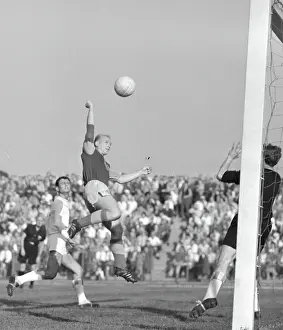 Mevald: Socker - ball - attack - goal chance