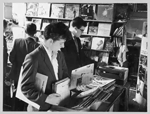 Leafing: SOHO RECORD SHOP/1958