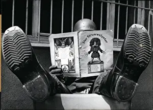 Shaggy: Soldier reads Der Struwwelpeter, famous children's book