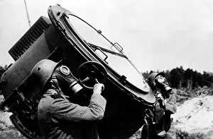 Searchlight: Soldier with a searchlight, 1918
