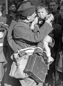 Ultimatum: Soldier with his son in Prague, 1938