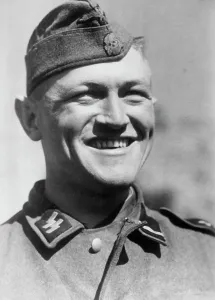 Waffen: Soldier of Waffen SS, 1943