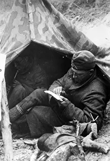 Theodor: Soldiers during a cease-fire in Kholm, 1942