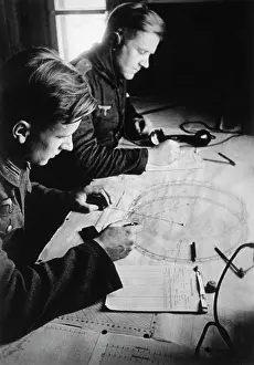 Consideration: Soldiers of a German artillery unit on the Eastern Front, 19