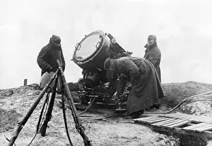 Searchlight: Soldiers of a German searchlight unit, 1941