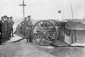 Tilbury: Soldiers guard Tilbury Docks at the outbreak of WWI