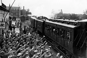 Spend: Soldiers on leave from the front, 1916