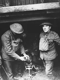 Mortars: Soldiers with mortar 1917