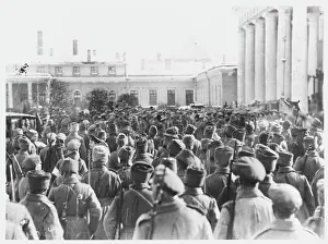 Grows: SOLDIERS IN PETROGRAD