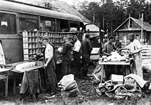 Sort: Soldiers sorting letters in USSR, WW2