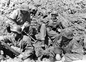 Totenkopf: Soldiers of the SS-Division Totenkopf on the Eastern front