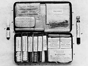 Kola: Soldiers tabloid first aid pack