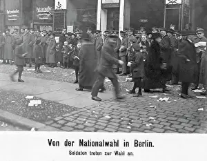 Queuing: Soldiers go to vote, 1919