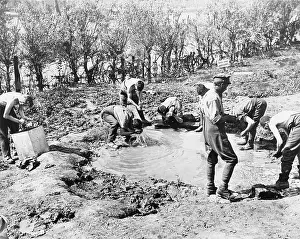 Cleanliness: Soldiers washing 1917
