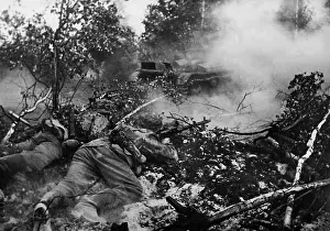 Supports: Soldiers of the Weapon-SS during fights on the Eastern Front