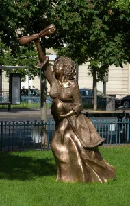 Mulatto: Solitude statue, Place du General Catroux, Paris, France