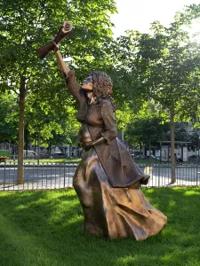Mulatto: Solitude statue, Place du General Catroux, Paris, France