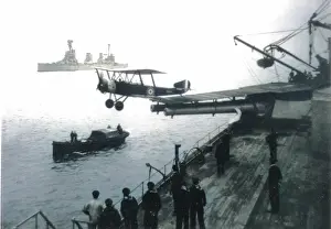 Strutter: Sopwith 1.5 Strutter taking off from gun platform