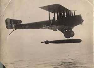 Cuckoo: Sopwith Cuckoo N7151 dropping a MkIX torpedo