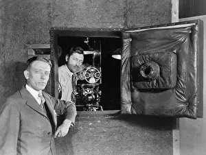 Lcgr2016: Soundproof camera booth designed to allowed actors