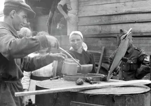 Soup: Soup kitchen in a labor camp on the Eastern Front, 1943