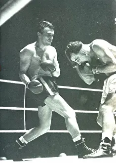 Scholz: South African Boxer Mike Holt