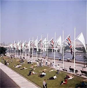 Southbank: SOUTH BANK 1975