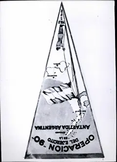 Weddell: South pole reached by argentine ground expidition: