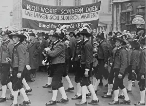 21th: The South Tyrolean Landmannschaften demonstrate