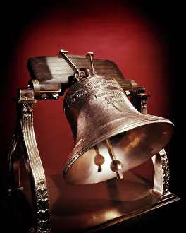 Unto: Souvenir Replica Model of Ringing Liberty Bell