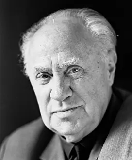 Maly: Soviet actor Mikhail Zharov, 1970