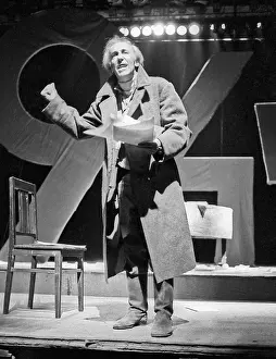 Nikulin: Soviet actor Valentin Nikulin on stage at Sovremennik, 1985