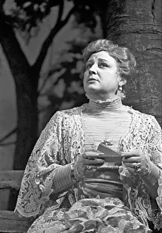 Orchard: Soviet actress A. Tarasova