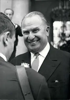 Responding: Soviet ambassador Vinogradov with press in Paris