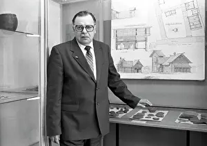 Yanin: Soviet archeologist Valentin Yanin, 1984