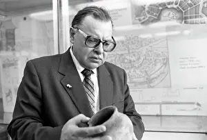 Yanin: Soviet archeologist Valentin Yanin, 1984