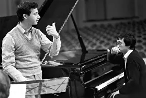 Dang: Soviet conductor Vladimir Spivakov and Vietnam
