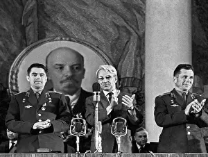 Andrian: Soviet cosmonauts at press-conference, 1962