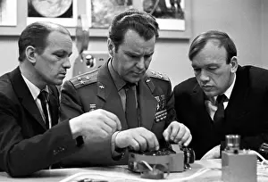 Learn: Soviet cosmonauts Rukavishnikov, Shatalov and