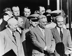 Yakov: Soviet delegation leaving the Palace of Nations