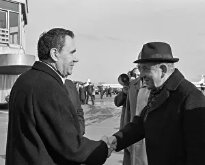 Soviet delegation visits United States