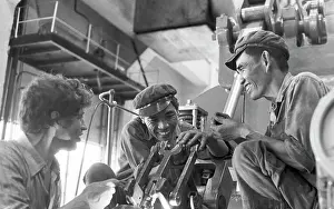 Vietnamese: Soviet engineer at Uong Bi Thermal Power Plant