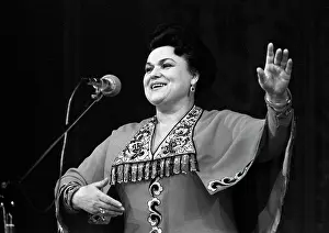 Zykina: Soviet folk singer Lyudmila Zykina, 1980