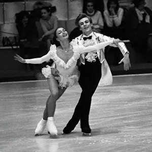 Usova: Soviet ice dancers Maya Usova and Alexander Zhulin, 1986