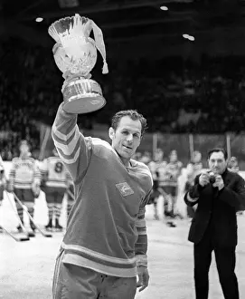 Starshinov: Soviet ice hockey player Vyacheslav Starshinov, 1970