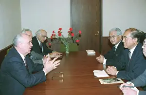 Nakasone: Soviet leader Mikhail Gorbachev to meet former