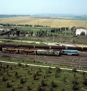 Refining: Soviet Lebedinsky GOK iron ore mining plant, 1982
