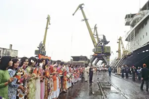 Haiphong: Soviet motor ship arrival in Vietnam, 1980