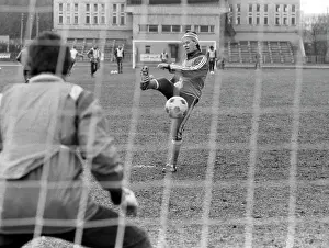 Qualifying: Soviet national football team training, 1985