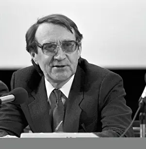 Expert: Soviet physicist Roald Sagdeev, 1986